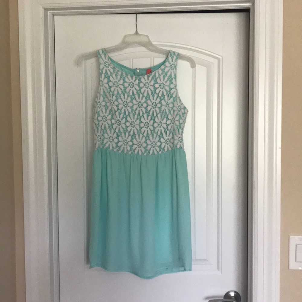 Sleeveless mint with lace dress, size Large
